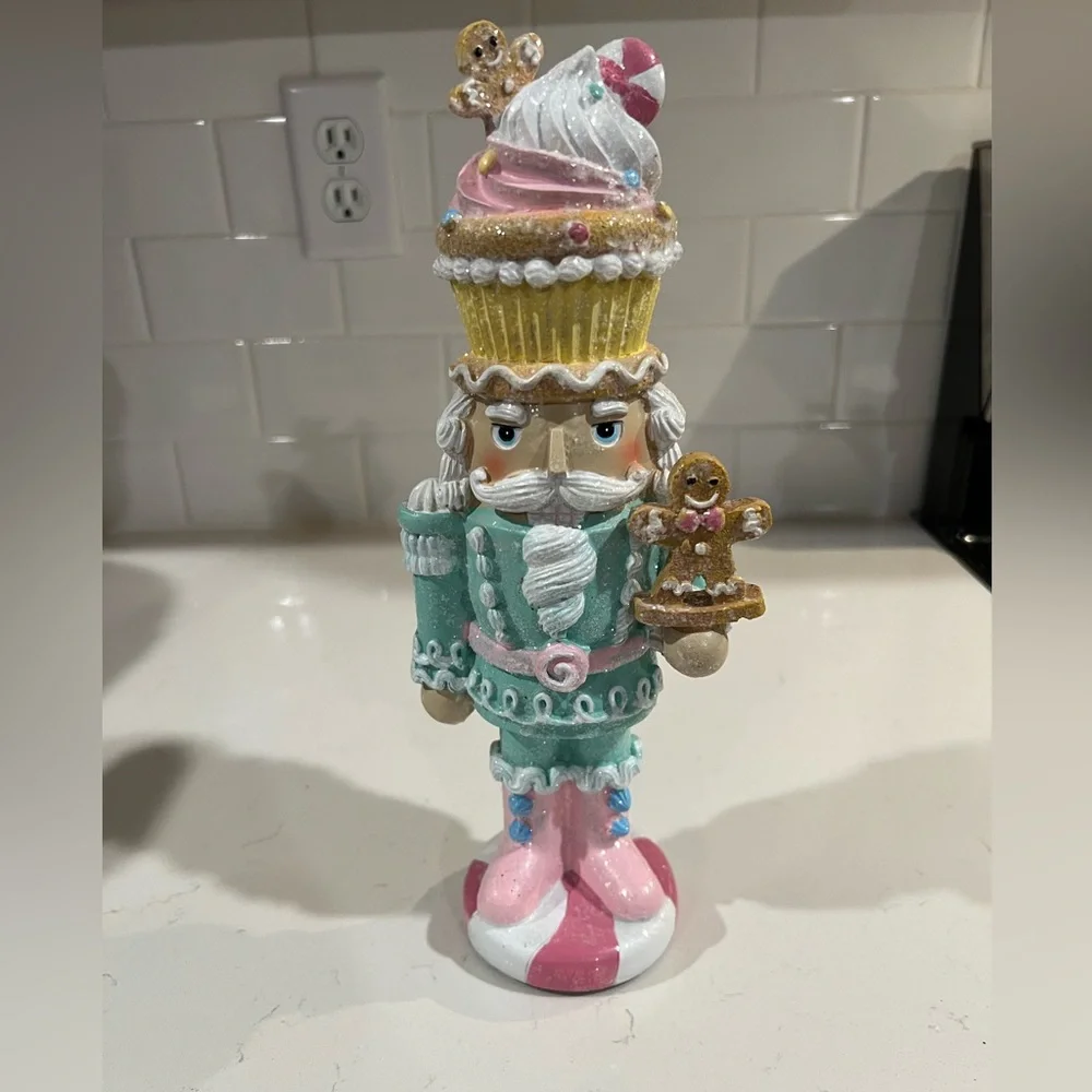 New pastel gingerbread nutcracker - Picture 2 of 4